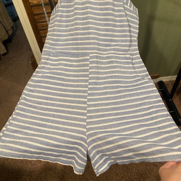 Blue and white stripped romper - Picture 5 of 8